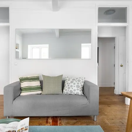 Altido Stunning 4br Apt With Terrace And Seaview In Alfama Apartment