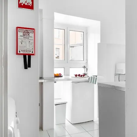 Altido Stunning 4br Apt With Terrace And Seaview In Alfama * Lisboa
