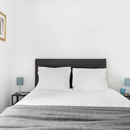 Altido Stunning 4br Apt With Terrace And Seaview In Alfama