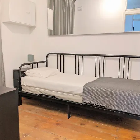 Altido Stunning 4br Apt With Terrace And Seaview In Alfama